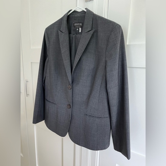Jones New York size 16 pantsuit (blazer and pants) - Picture 1 of 9